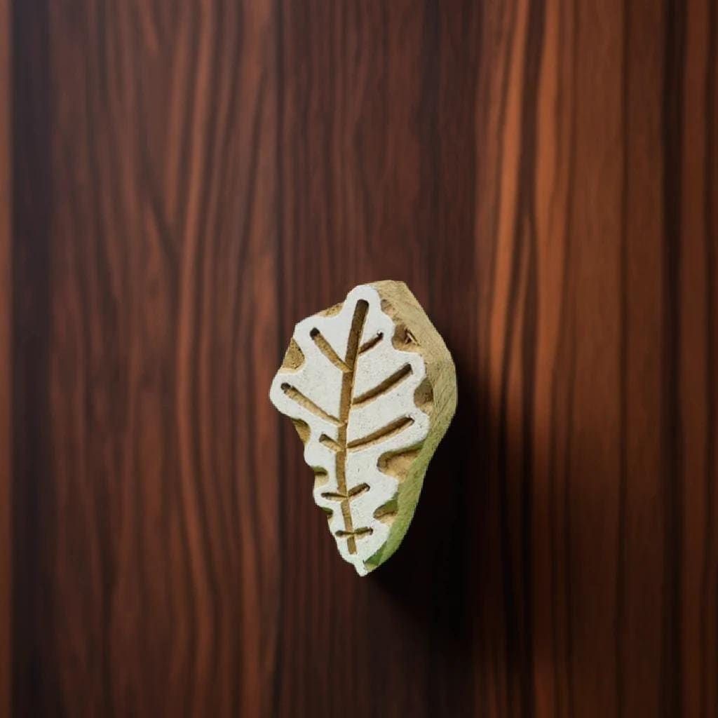 Hand Carved Oak Leaf Pottery Stamp, Soap Stamp (7.5 x 4.5cm)