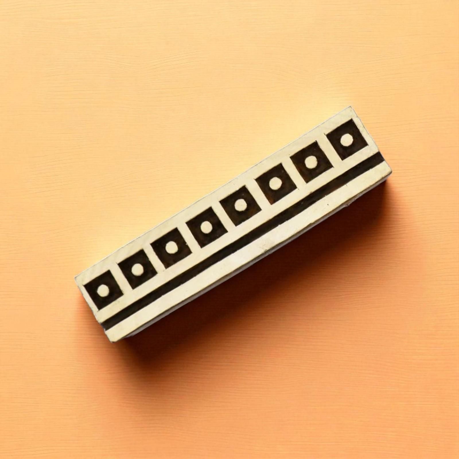 Square Patterned Border