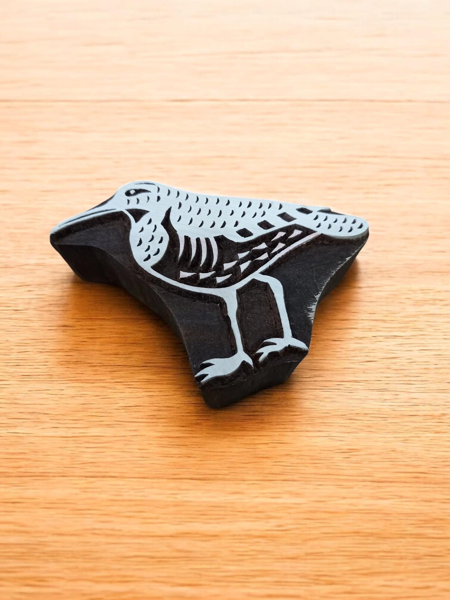Sitting Humming Bird ,pottery stamp ceramic mold scrapbooking tjap batik printing floral carved stamps.