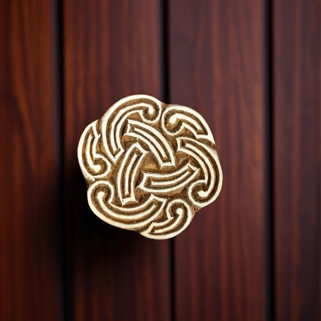 Celtic Knot Wooden Printing Block - Handcrafted Fabric Printing and Batik Tools