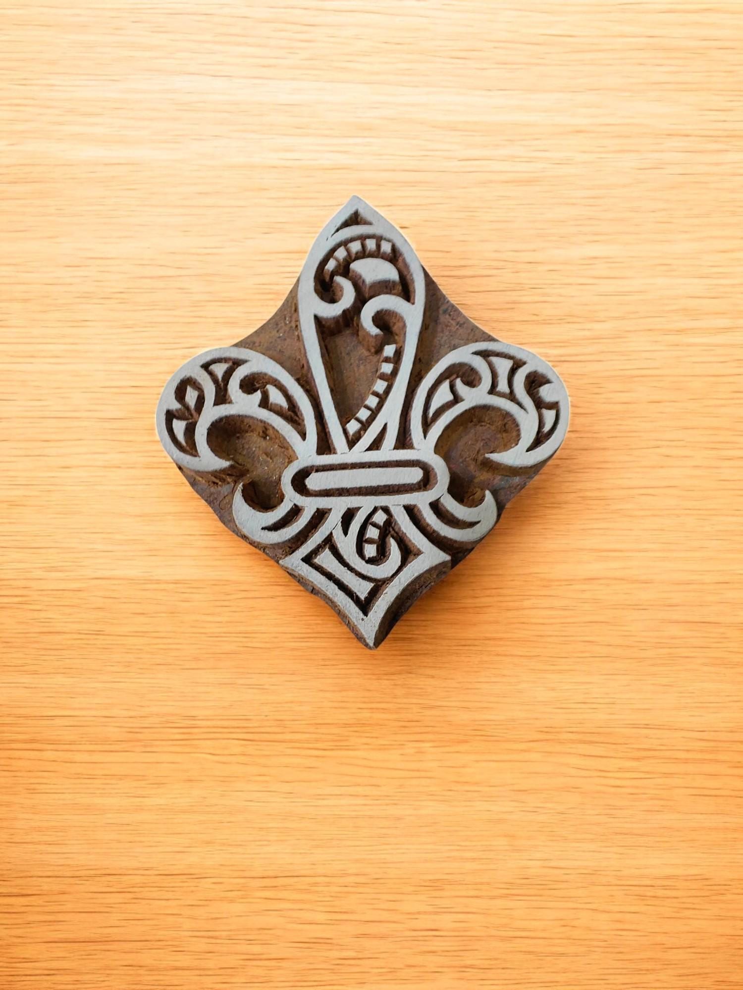 Fleur-de-lis pottery stamp ceramic mold scrapbooking tjap batik printing floral carved stamps.