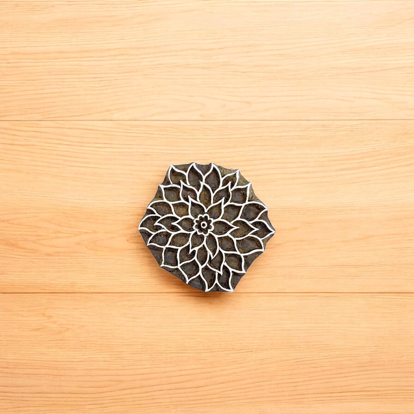 Dahlia Flower Outline 1