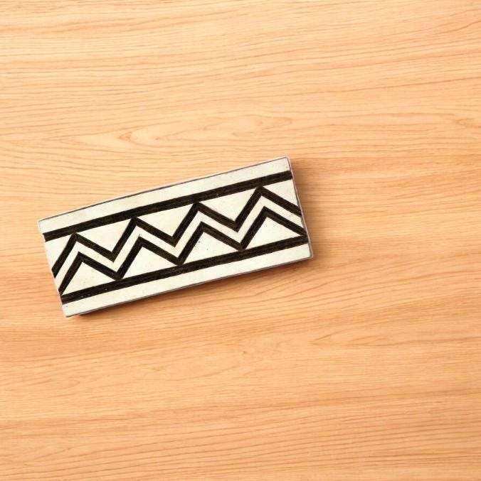 Solid Zigzag Border