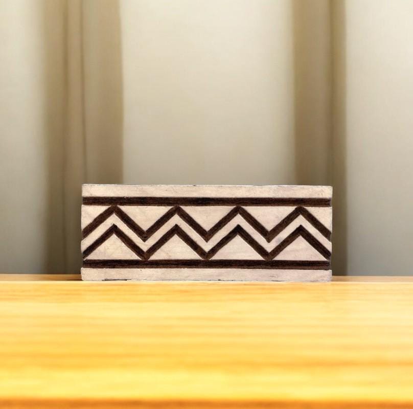 Solid Zigzag Border