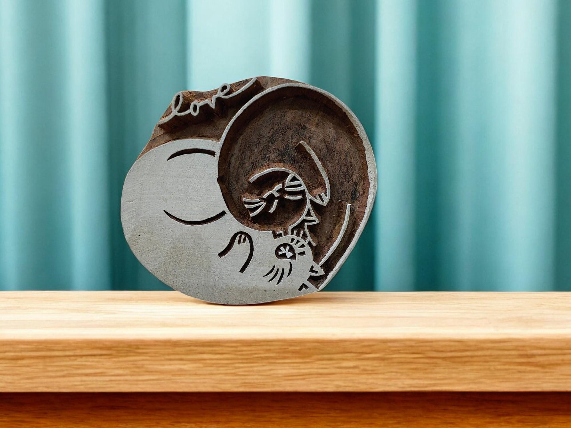 Loving Cat In Fengshui Heart pottery stamp ceramic mold scrapbooking tjap batik printing floral carved stamps.