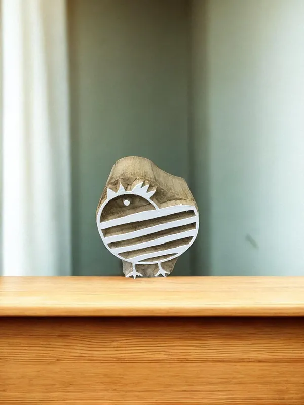 Whimsical Hen Neighbors: Wooden Printing Blocks for Delightful Artistry