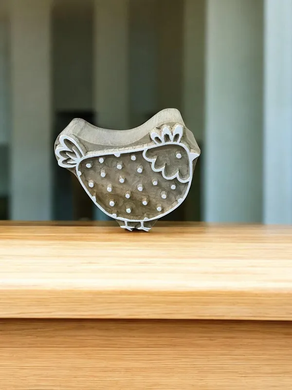 Whimsical Hen Neighbors: Wooden Printing Blocks for Delightful Artistry