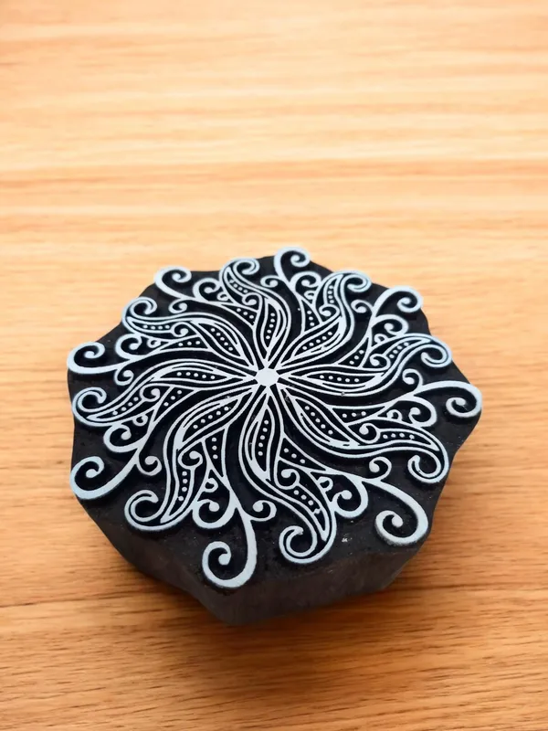 Curvy Leaf Mandala Wooden Printing Block, Pottery Stamp (10.00 cm)